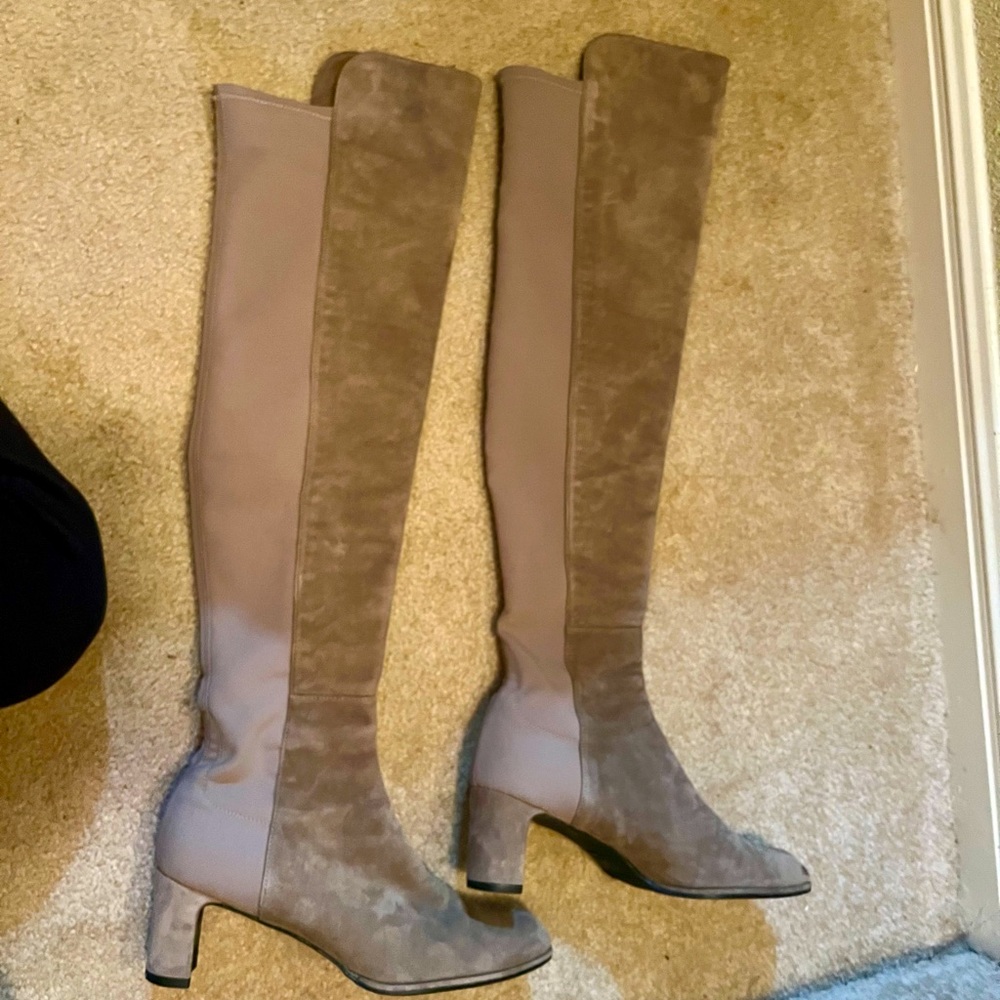 Gorgeous Stuart Weiztman, Gillian, neutral knee high boots